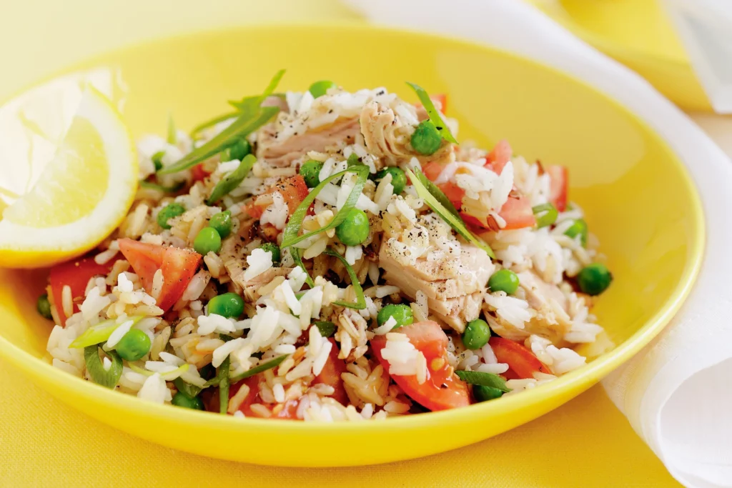 Reissalat mit Thunfisch und Paprika
